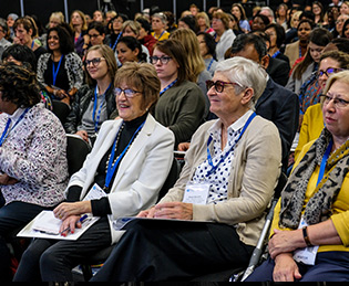 Women sitting at the Diabetes Professional Care